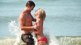 Alex (Josh Duhamel) und Katie (Julianne Hough).