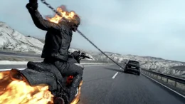 Nicolas Cage als 'Ghost Rider'  gibt als gnadenloser R&auml;cher auf seinem feurigen Zweirad ordentlich Gummi..Nicolas Cage als 'Ghost Rider'  gibt als gnadenloser RĂ&curren;cher auf seinem feurigen Zweirad ordentlich Gummi..