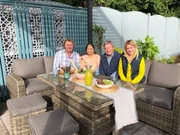 V.l.: David Donomey, Noosbara Velami, Alan Titchmarsh und Katie Rushworth