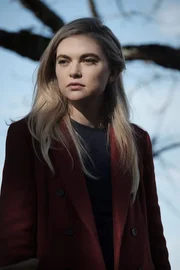 Lizzie Saltzman (Jenny Boyd)