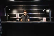 Navid (Reza Brojerdi) bei der Arbeit.