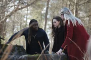 (v.l.n.r.) Kaleb Hawkins (Chris Lee); Hope Mikaelson (Danielle Rose Russell); Lizzie Saltzman (Jenny Boyd).