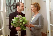 Soll Vreni (Suzanne von Borsody) sich mit ihrem untreuen Mann Manfred (Horst-Guenter Marx) versoehnen? ARD Degeto/Christian A. Rieger - honorarfrei, Verwendung nur im Zusammenhang mit o. g. Sendung bei Nennung Bild: ARD Degeto/Christian A. Rieger (S 2), Presse und Programmbetreuung (069) 1509-334 oder -335