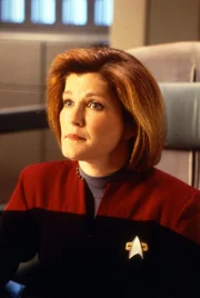 Kate Mulgrew (Captain Kathryn Janeway)