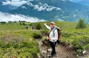 Tamina Kallert macht mit einer buntgemischten Wandergruppe eine Alpen&uuml;berquerung entlang des legend&auml;ren Fernwanderwegs E5.