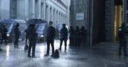 Die Polizei versucht, mit El Uroguayo (Rodrigo De la Serna, M.) zu verhandeln.