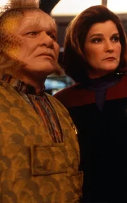 Star Trek Voyager Season 5 EP Once Upon a Time, Star Trek Voyager Staffel 5 EP Es war einmal Ethan Phillips (Neelix), Kate Mulgrew (Captain Kathryn Janeway).