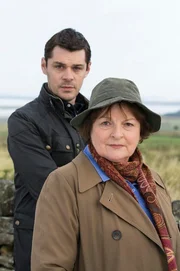 L-R: DS Aiden Healy und DCI Vera Stanhope.