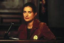 Annie Laird (Demi Moore)