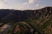 Der Fluss Arda ist etwa 300 Kilometer lang. Entlang des Ortes Madscharowo zieht er seine ber&uuml;hmten Flussschleifen.