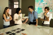 Lucy (Josephin Busch, l.), Mina (Jasmin Tabatabai, 2.v.l.) und Radek (Hans-Werner Meyer, r.) besprechen mit dem neuen Kollegen der Vermisstenstelle, Alexander von Tal (Aleksandar Radenkovic, 2.v.r.), ihren neuen Fall. Lucy (Josephin Busch, l.), Mina (Jasmin Tabatabai, 2.v.l.) und Radek (Hans-Werner Meyer, r.) besprechen mit dem neuen Kollegen der Vermisstenstelle, Alexander von Tal (Aleksandar Radenkovic, 2.v.r.), ihren neuen Fall.