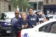 CRIMINAL MINDS - "Hit" - In the first part of a two-part season finale, the BAU encounters a gang of bank-robbing serial killers in the nation's capital. As the team tries to negotiate the situation that is unfolding inside the bank, one of the team is taken hostage. SHEMAR MOORE, A.J. COOK, THOMAS GIBSON, PAGET BREWSTER
