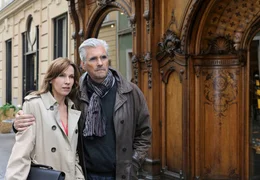 Staranwalt Dr. Mark Degen (Sky Du Mont) ist stolz auf seine Tochter Ricarda (Doris Schretzmayer), die als frisch gebackene Staatsanw&auml;ltin ihren ersten Prozess f&uuml;hrt.