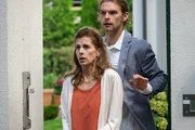 Aus Sorge um seine demente Mutter Claire (Judith Rosmair), will Ivo Hubmaier (Valentino Dalle Mura) so schnell wie m&ouml;glich mit ihr verschwinden.