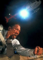 Der T&auml;ter will kein L&ouml;segeld, er will lediglich den FBI-Psychologen Alex Cross (Morgan Freeman) als Gegenspieler auf seine eigene F&auml;hrte locken ...