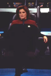 Kate Mulgrew (Captain Kathryn Janeway)