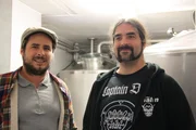 Brauer Markus Hoppe und Kollege Andreas Seufert bei der Pax Br&auml;u.