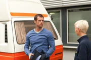 Ute (Isabell Hertel) muss hilflos mitansehen, wie Henning (Benjamin Kiss) unangek&uuml;ndigt die Stadt verl&auml;sst.