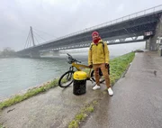 Ramon Babazadeh am Ziel in Karlsruhe bei dichtem Schneetreiben Ramon Babazadeh am Ziel in Karlsruhe bei dichtem Schneetreiben