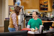 Mayim Bialik (Amy Farrah Fowler), Jim Parsons (Sheldon Cooper).
