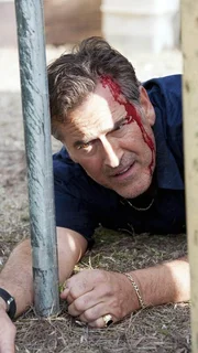 Sam (Bruce Campbell), der von einer Ex-Agentin als Geisel genommen wurde, muss schon bald feststellen, dass diese zu allem bereit ist und nicht z&ouml;gert, von ihrer Waffe Gebrauch zu machen.