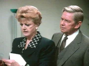 Jessica (Angela Lansbury) und Staatsanwalt Paul Robins (Ralph Waite) ermitteln auf eigene Faust.