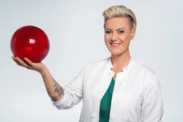 Dr. Carola Holzner alias Doc Caro  +++ Die Verwendung des sendungsbezogenen Materials ist nur mit dem Hinweis und Verlinkung auf RTL+ gestattet. +++