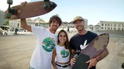 Ricardo Marques, Daniela Lopez und M&aacute;rcio Borgonovo-Santos bauen Surfbretter f&uuml;r die Stra&szlig;e in der N&auml;he von Porto.