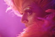 Aus Oliver Kn&ouml;bel (Johannes Hegemann) wird die Dragqueen und der B&uuml;hnenstar Olivia Jones.