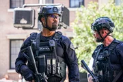 L-R: Daniel 'Hondo' Harrelson (Shemar Moore), David 'Deacon' Kay (Jay Harrington). L-R: Daniel 'Hondo' Harrelson (Shemar Moore), David 'Deacon' Kay (Jay Harrington).
