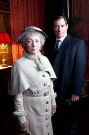 Miss Marple (Geraldine McEwan, l.) und Clive Trevelyan (Timothy Dalton, r.).