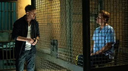 Eddie (Tom Hardy, l.) trifft Serienm&ouml;rder Cletus (Woody Harrelson) zu einem Interview.