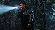 Eddie Brock (Tom Hardy) sucht in der verfallenen Besserungsanstalt Estes nach Hinweisen, wo sich Cletus und seine Freundin verstecken.