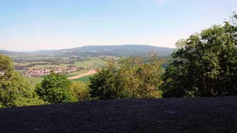 Blick auf Hopfelde, einen Ortsteil von Hessisch Lichtenau im Werra-Mei&szlig;ner-Kreis.
