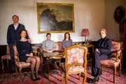 (v.li.): Hermann F&uuml;rst (Daniel Keberle), Magdalena F&uuml;rst (Anna Rot), Clemens F&uuml;rst (Gregor Kohlhofer), Anna F&uuml;rst (Jana McKinnon), Pauline F&uuml;rst (Gisela Schneeberger).