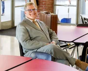 Drew Carey (Mr. Green).