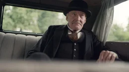 Michael Mendl als Aristide Briand, der im Jahr 1862 in der Bretagne geboren wurde und am Meer aufwuchs. Er &uuml;bernahm zahlreiche &Auml;mter in den verschiedenen Kabinetten der Dritten Republik Frankreichs.