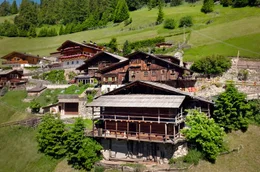 Gr&ouml;dnertal / Sankt Christina in den S&uuml;dtiroler Dolomiten, Italien: Der &uuml;ber 800 Jahre alte Paratoni-Hof ist einer der &auml;ltesten erhaltenen H&ouml;fe der Alpen.