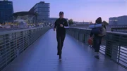 CDU-Generalsekret&auml;r Carsten Linnemann joggt im Regierungsviertel im August 2025.