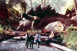 "Vergessene Welt: Jurassic Park 2", Die Saurier haben &uuml;berlebt! Auf der Insel Sorna wurden wieder einige gef&auml;hrliche Exemplare gesichtet. Sofort machen sich Ian Malcolm und Freundin Sarah mit ihrem Team auf den Weg, um das Verhalten der Urechsen zu studieren. Dort ist Gro&szlig;wildj&auml;ger Roland Tembo drauf und dran, einen  T-Rex einzufangen. Denn der neue 'InGen'-Boss Peter Ludlow will mitten in San Diego einen Monster-Park er&ouml;ffnen.  Eine ungeheure Schiffsladung st&uuml;rzt die Stadt in ein Desaster ungeahnten Ausma&szlig;es.  SENDUNG: ORF eins - SO - 21.06.2020 - 14:40 UHR. - Veroeffentlichung fuer Pressezwecke honorarfrei ausschliesslich im Zusammenhang mit oben genannter Sendung oder Veranstaltung des ORF bei Urhebernennung.