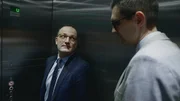 Unions-Fraktionsvorsitzender Jens Spahn (l.), (CDU) im Aufzug auf dem Weg zu einer Sitzung.