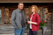 Caro Pfl&uuml;ger (Barbara Lanz) ist mit ihrer Situation unzufrieden und weiht Martin Gruber (Hans Sigl) in ihre Pl&auml;ne ein, Ellmau zu verlassen.
