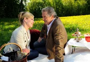 ARD STURM DER LIEBE FOLGE 1334, am Dienstag um 15:10 Uhr im ERSTEN. Werners Wiedervereinigungsstrategie bei Lena (Johanna B&ouml;nninghaus, l.) und Andr&eacute; (Joachim L&auml;tsch, r.) geht auf.