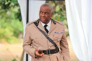 Don Warrington (Comm. Selwyn Patterson).
