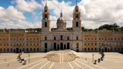 Der Pal&aacute;cio Nacional de Mafra ist die gr&ouml;&szlig;te Schloss- und Klosteranlage Portugals.