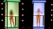 Das Besondere bei &bdquo;Naked Attraction&ldquo;: die Kandidaten sind nackt! Sie pr&auml;sentieren sich h&uuml;llenlos in sechs Boxen und werden St&uuml;ck f&uuml;r St&uuml;ck aufgedeckt. Alles, was die Kandidaten haben, um den begehrten Single von sich zu &uuml;berzeugen, ist ihr K&ouml;rper.
