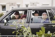 Undercovereinsatz im Leichenwagen: Annemarie (Soogi Kang), Helene (Katharina Thalbach), Christel (Ursula Werner) und Irene (Uschi Glas) gehen auf Verbrecherjagd.