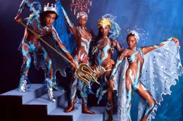 Das war Boney M.: Liz Mitchell (rechts) und Marcia Barrett (2. v. rechts) sangen, Bobby Farrell (links) mimte zu Frank Farians Stimme und Maizie Williams (2. v. links) tanzte.