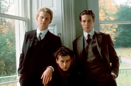 v.l.n.r. Maurice (James Wilby), Alec (Rupert Graves) und Clive (Hugh Grant).