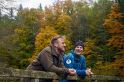 Heute ist Spitzenkoch S&ouml;ren Anders (li.) unterwegs auf einer kulinarischen Reise im Schwarzwald. Er trifft dort Nicolai Stotz, Guide im Naturpark Schwarzwald Mitte/Nord.